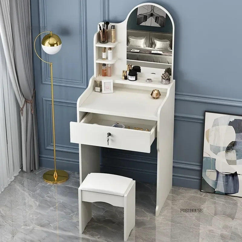 Ensemble de bureau de maquillage avec coiffeuse de maquillage