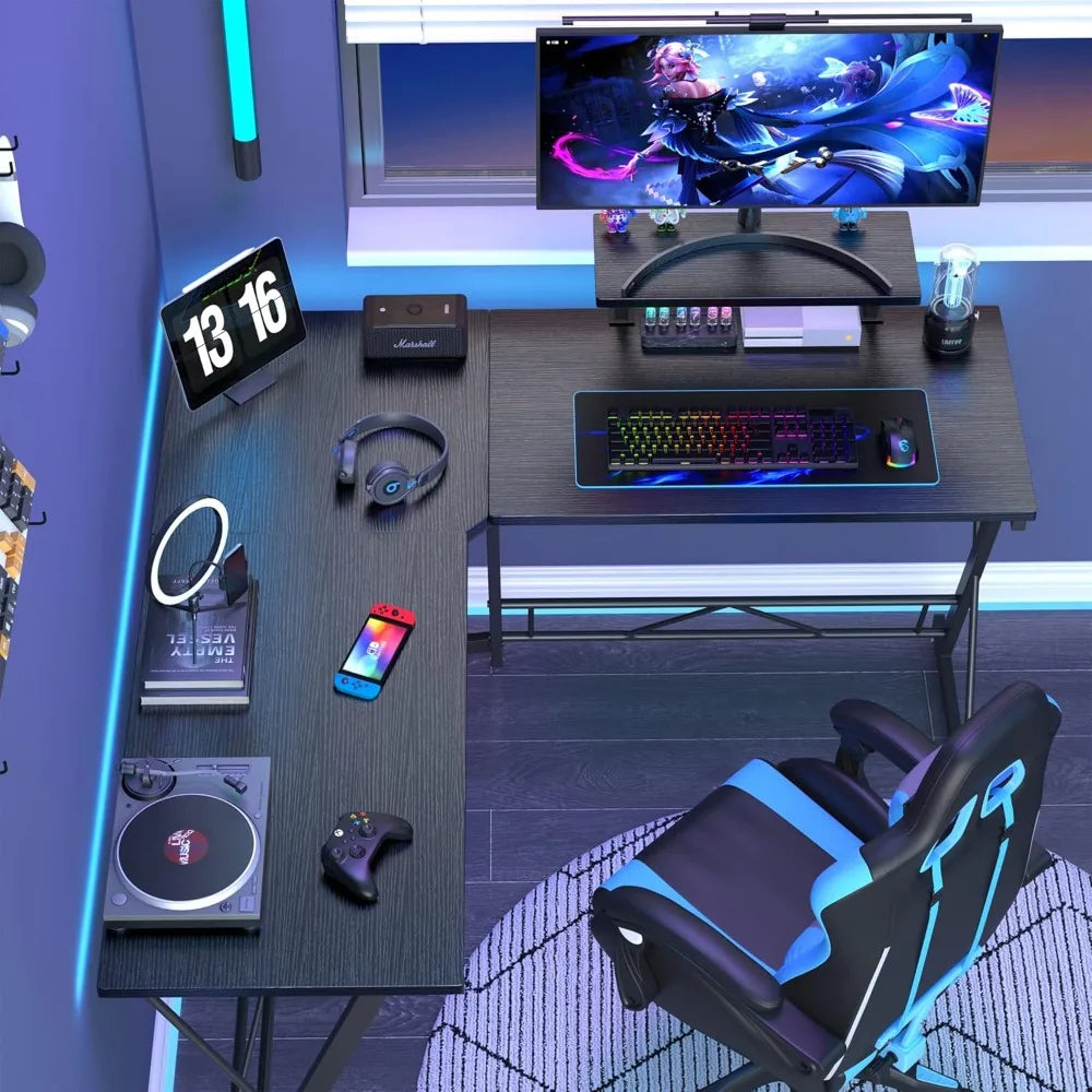 Bureau à domicile en forme de L avec rangement