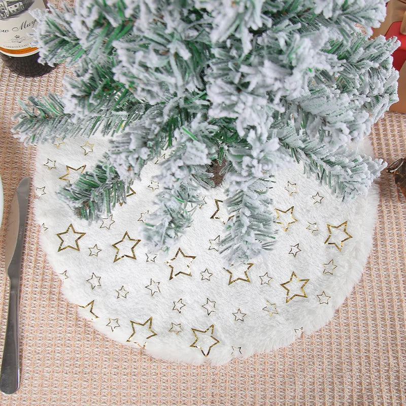 Plush Tree Skirt with Sequin Snowflakes for Festive Decor