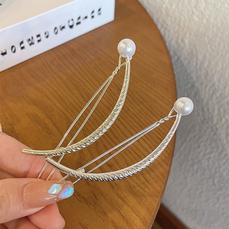 Pearl Arc Hair Clip Stylish Accessory