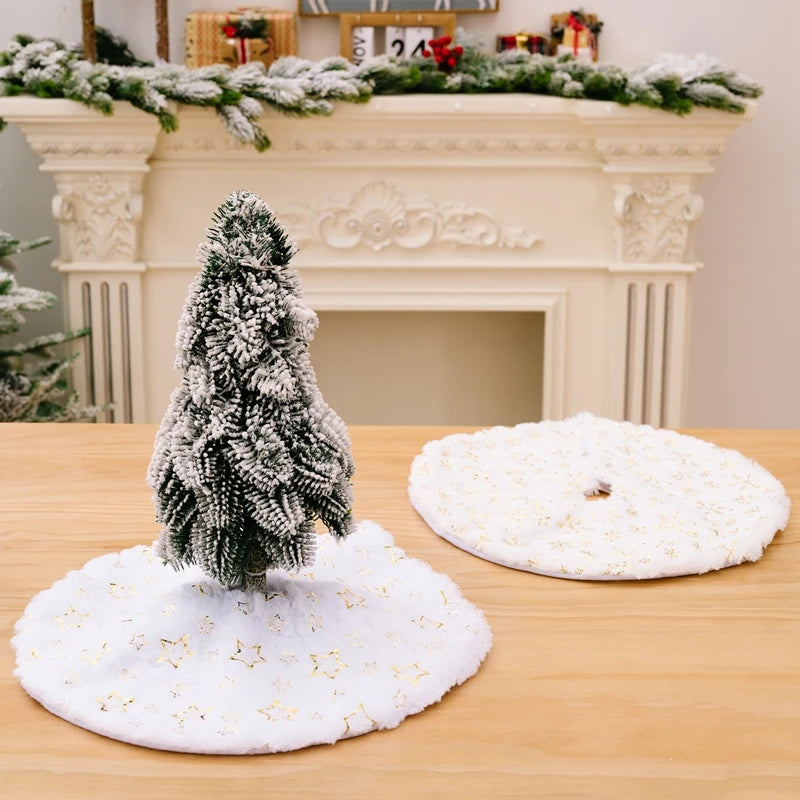 Plush Tree Skirt with Sequin Snowflakes for Festive Decor