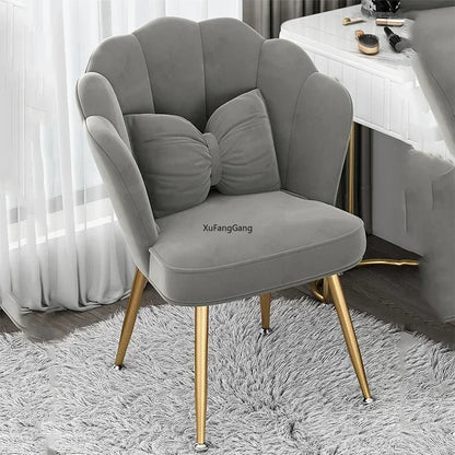 Chaise de salle à manger de luxe en velours avec accoudoirs pour plus de confort