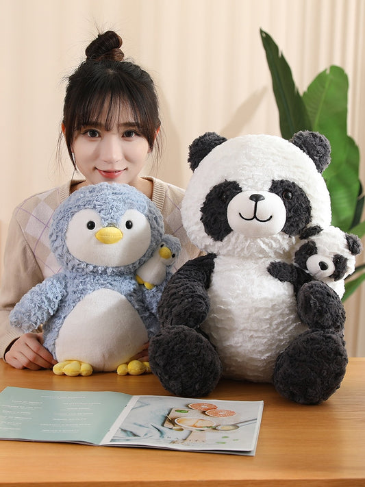Entzückendes Panda-Pinguin-Plüsch-Duo