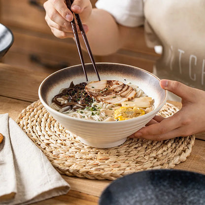 Große japanische Ramen-Schalen für Nudelsuppe