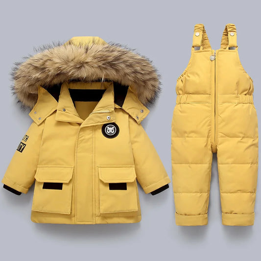 Winter-Set aus Daunenjacke und Schneeanzug für Jungen und Mädchen
