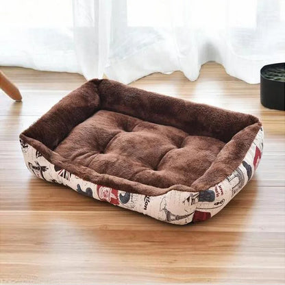 Lit confortable pour animal de compagnie en peluche pour une détente confortable.