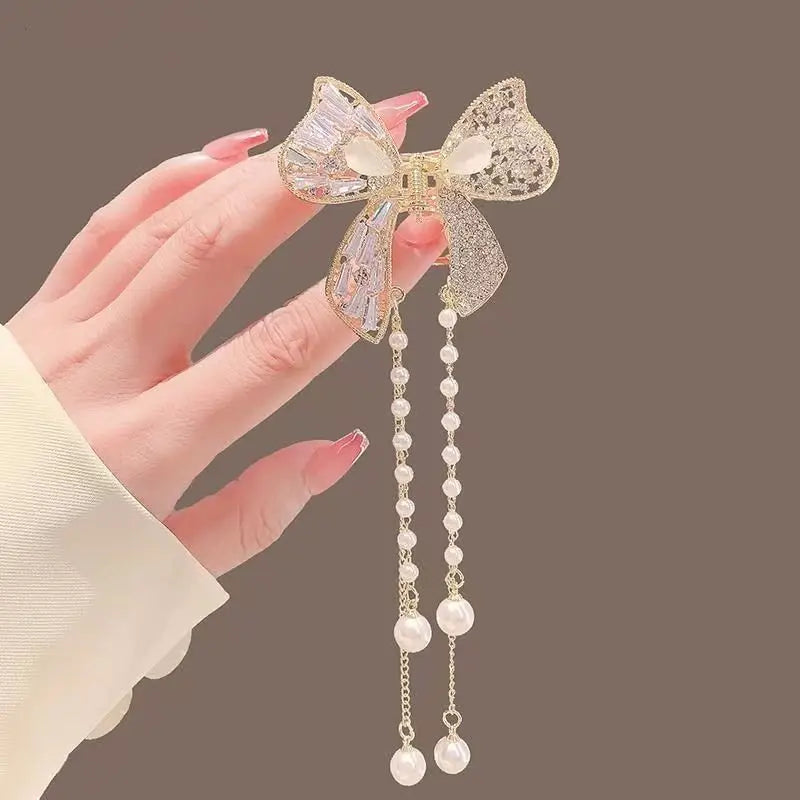 Haarspange mit Perlenquaste