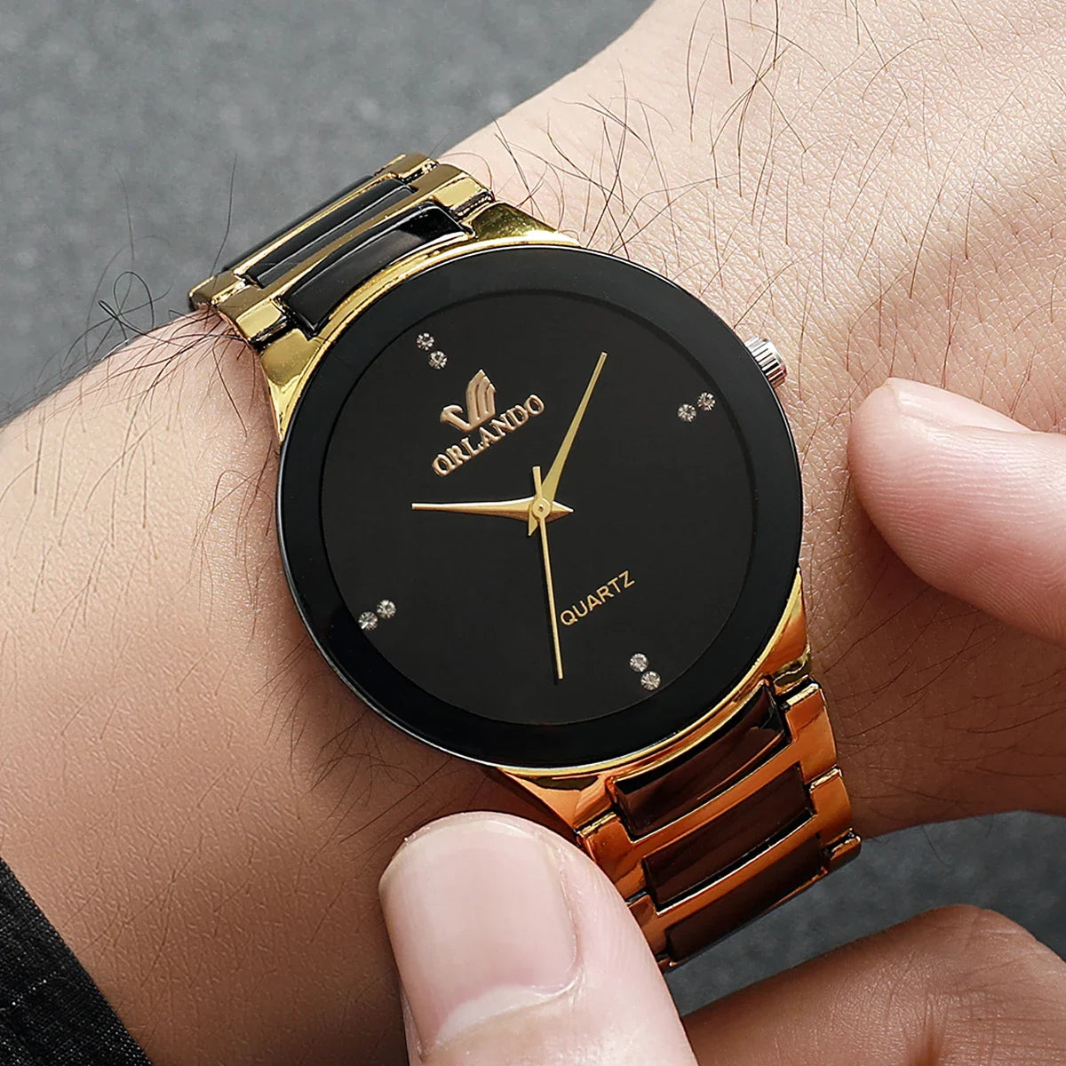 Ensemble de montres pour couple 2 pièces - Montres à quartz analogiques avec bracelet en acier inoxydable pour hommes et femmes