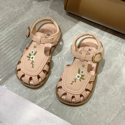 Sandalen für Babys im französischen Stil