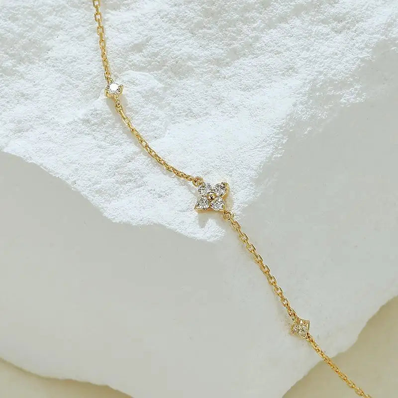 4-karätig vergoldetes Herz-Charm-Armband