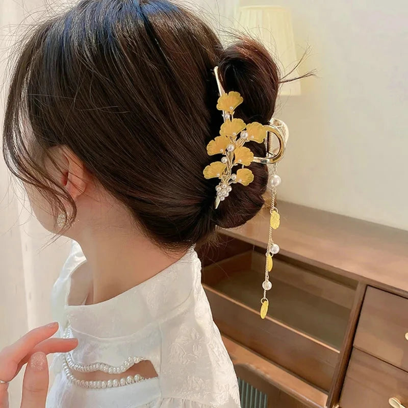 Chic Tassel Butterfly Pearl Clip