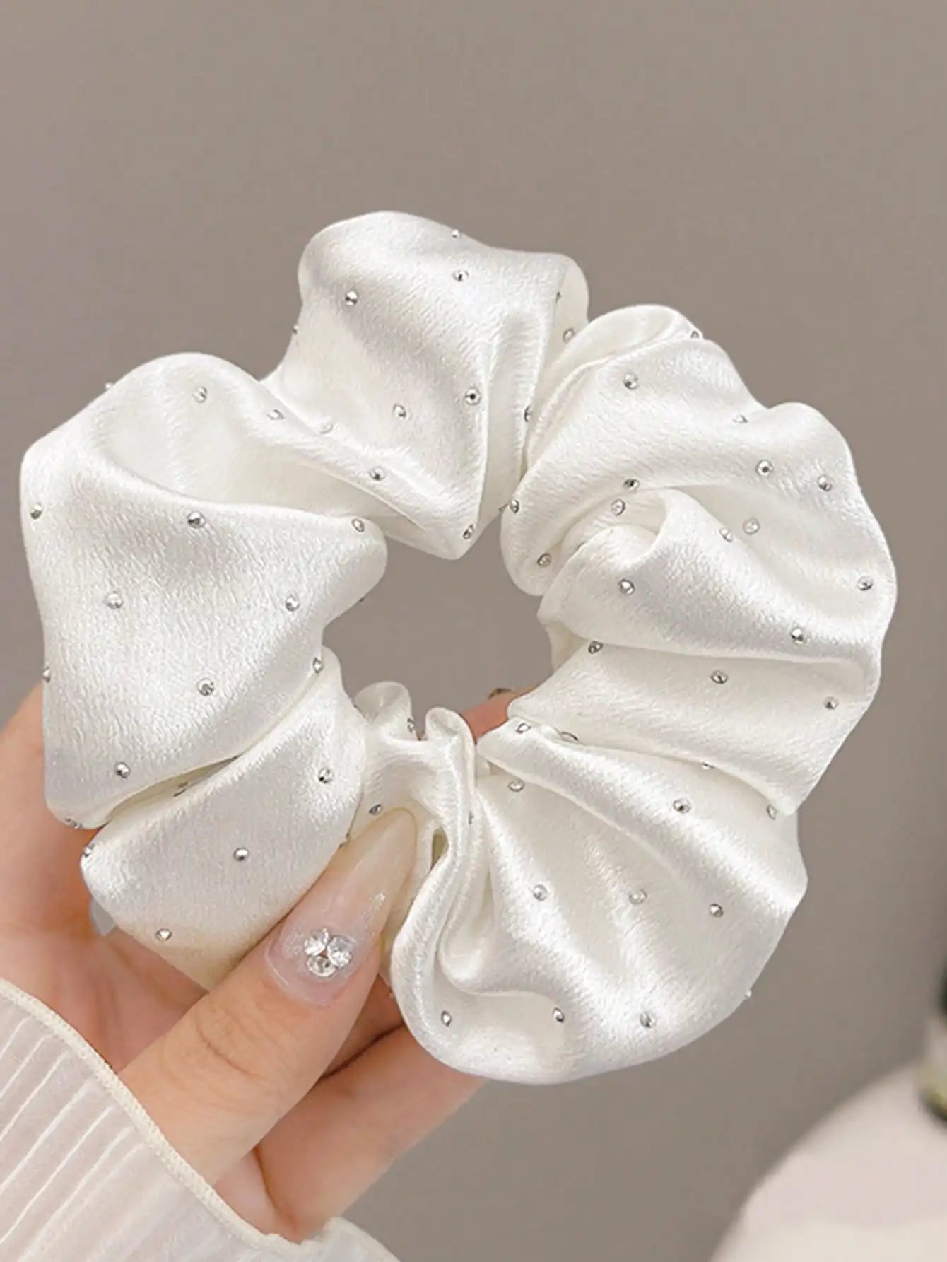 Haargummi aus Seidensatin mit Strasssteinen – Schwarzes elastisches Haargummi