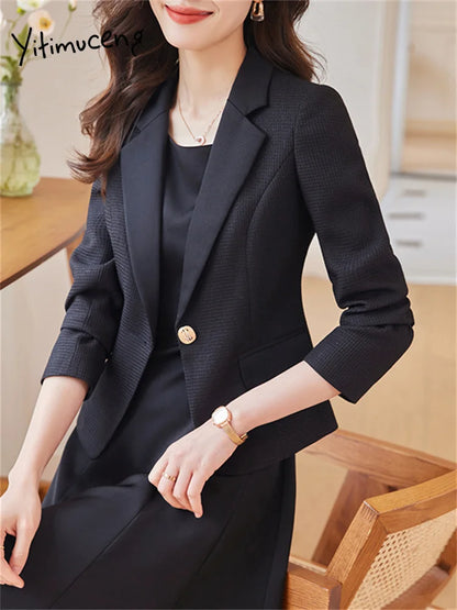 Costume Chic Minimaliste Pour Femme - Élégance Parfaite Au Travail