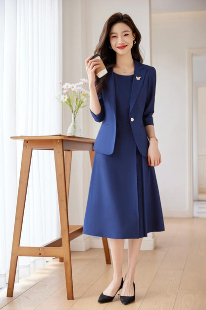 Chic Minimalist Women's Suit - Perfect Workplace Elegance