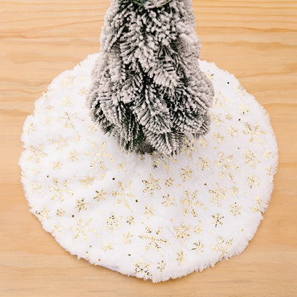 Plush Tree Skirt with Sequin Snowflakes for Festive Decor