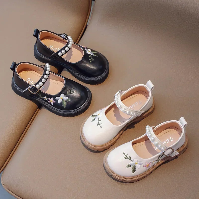 Chaussures en cuir à fleurs pour bébé fille