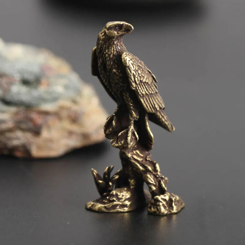 Figurine d'aigle en cuivre faite à la main, décoration animale de bureau