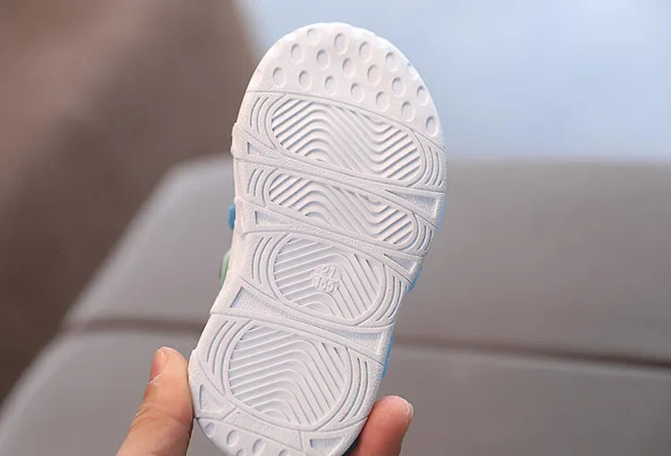 Atmungsaktive Sportschuhe für Babys