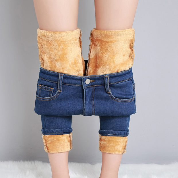Winter Thermal Jeans: Cozy Snow-Ready Denim