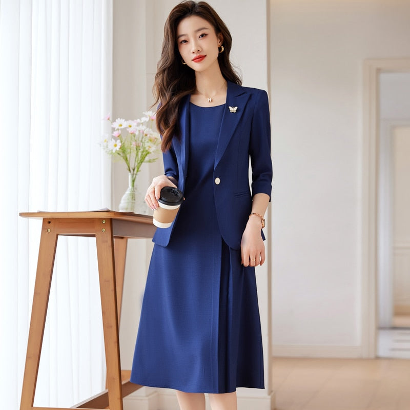 Chic Minimalist Women's Suit - Perfect Workplace Elegance