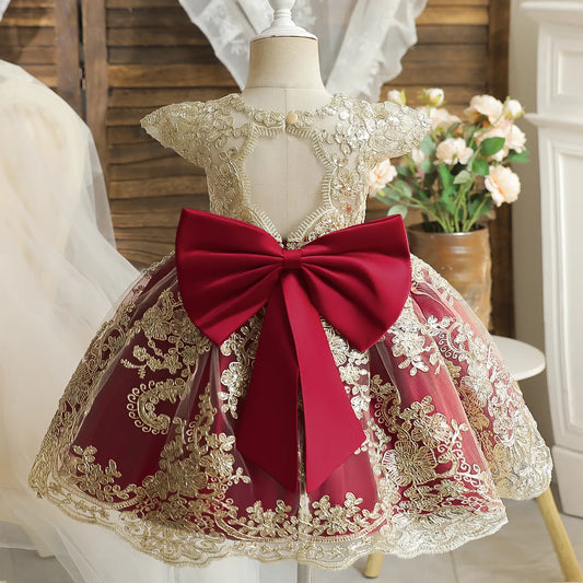 Robe de princesse de luxe en dentelle dorée