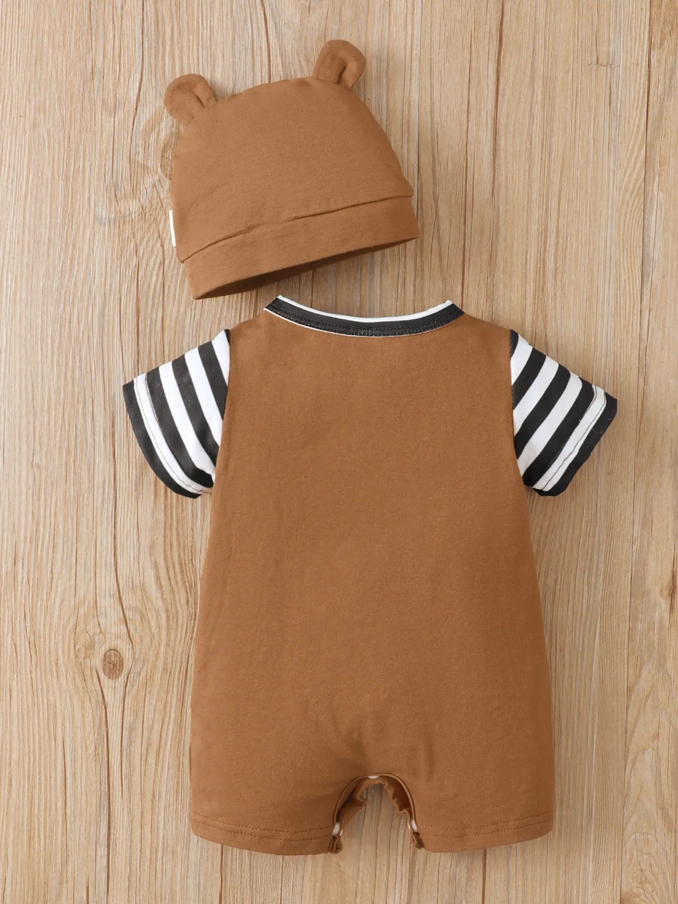 Adorable Bear Print Infant Romper Set