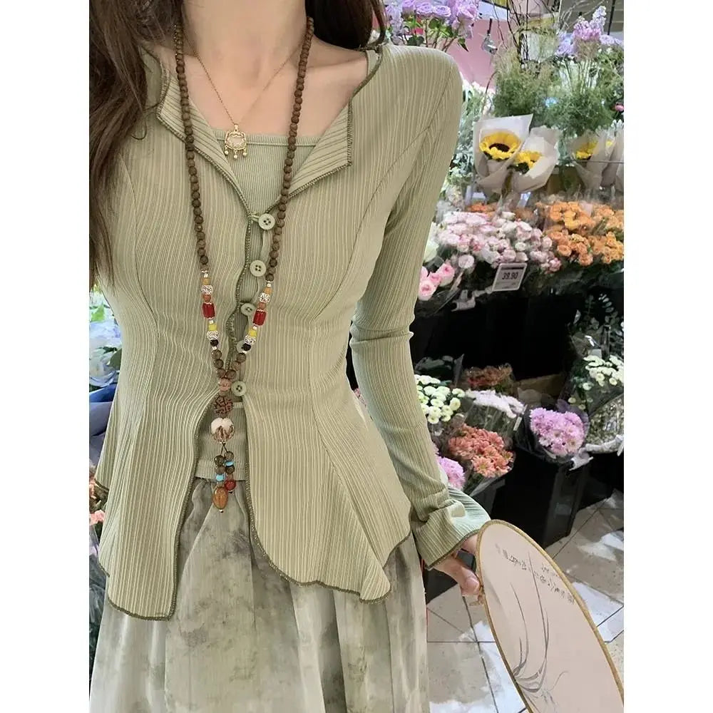 women's high-waisted cardigan t-shirt, high-waisted cardigan top, women's casual cardigan shirt, trendy high-waist t-shirt for women, stylish cardigan t-shirt, women's fashion high-waist top, high-waisted cardigan blouse, comfy women's cardigan shirt, high-waisted casual wear for women, modern women's cardigan tee