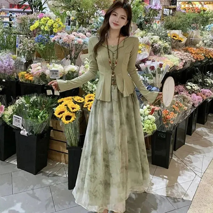 women's high-waisted cardigan t-shirt, high-waisted cardigan top, women's casual cardigan shirt, trendy high-waist t-shirt for women, stylish cardigan t-shirt, women's fashion high-waist top, high-waisted cardigan blouse, comfy women's cardigan shirt, high-waisted casual wear for women, modern women's cardigan tee