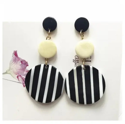 Chic Contrast - Black & White Long Round Earrings