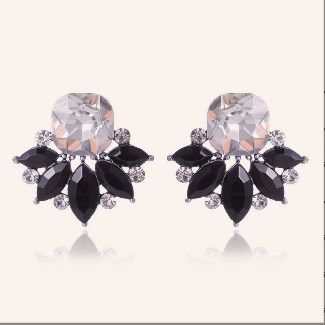 Simple Four Color Flower Stud Women Earrings