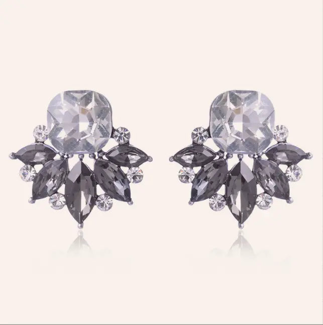 Simple Four Color Flower Stud Women Earrings