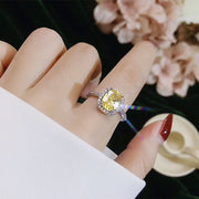 Elegant White Gold Wedding Ring Set