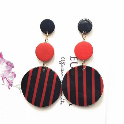 Chic Contrast - Black & White Long Round Earrings