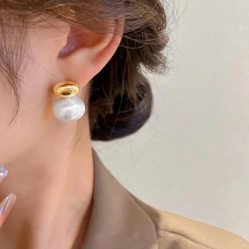 pearl earrings, earrings gold, flat pearl earrings, gold and pearl earrings, flat earrings, gold bean earrings, pearl earrings drop