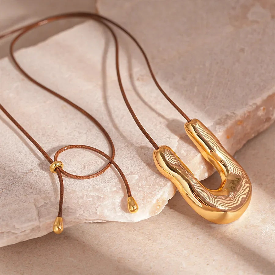 pendant necklace, necklace women, horseshoe pendant, women's pendant necklace, jewelry necklace, horseshoe necklace, pendant chain, horseshoe pendant necklace, chain necklace, charm necklace, horse shoe necklace