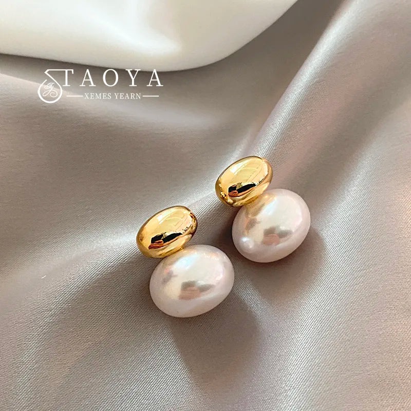 pearl earrings, earrings gold, flat pearl earrings, gold and pearl earrings, flat earrings, gold bean earrings, pearl earrings drop