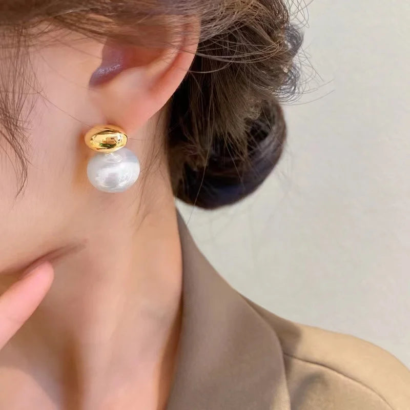 pearl earrings, earrings gold, flat pearl earrings, gold and pearl earrings, flat earrings, gold bean earrings, pearl earrings drop