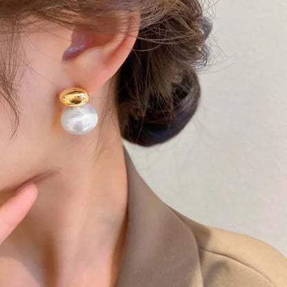 pearl earrings, earrings gold, flat pearl earrings, gold and pearl earrings, flat earrings, gold bean earrings, pearl earrings drop
