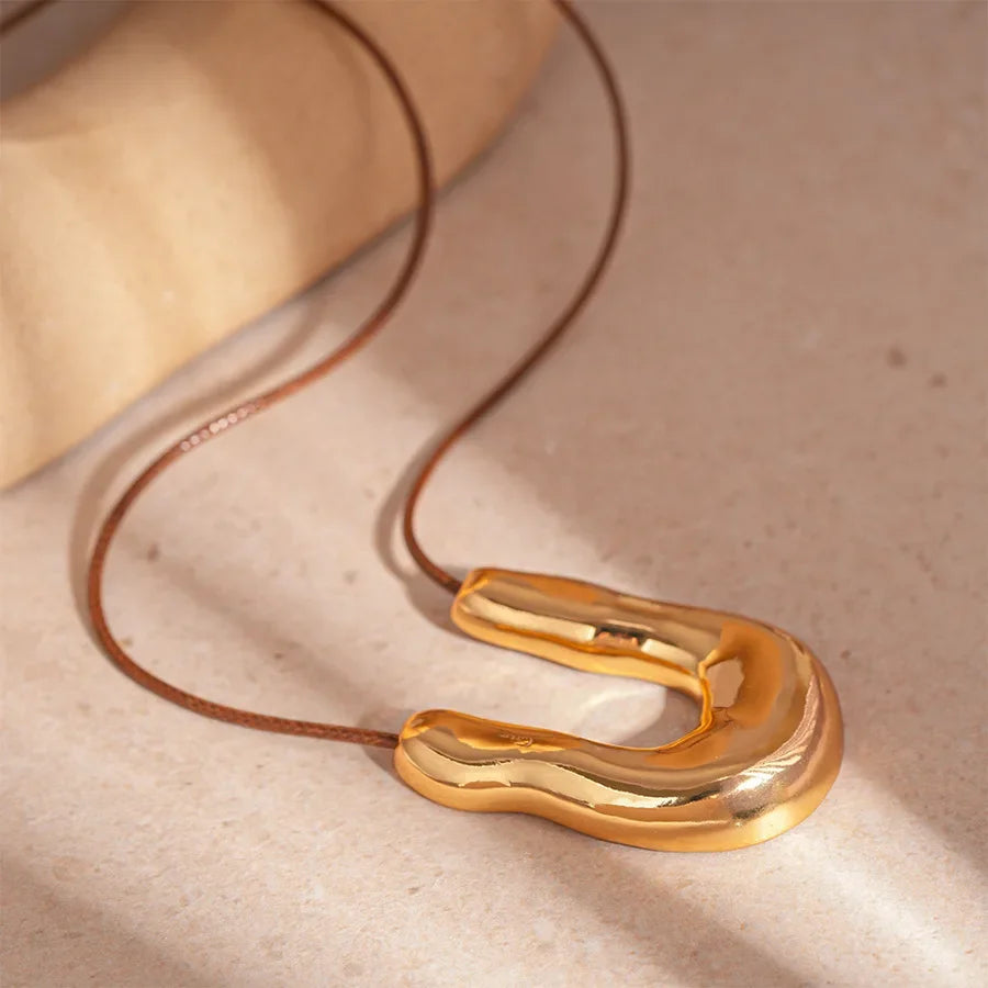 pendant necklace, necklace women, horseshoe pendant, women's pendant necklace, jewelry necklace, horseshoe necklace, pendant chain, horseshoe pendant necklace, chain necklace, charm necklace, horse shoe necklace